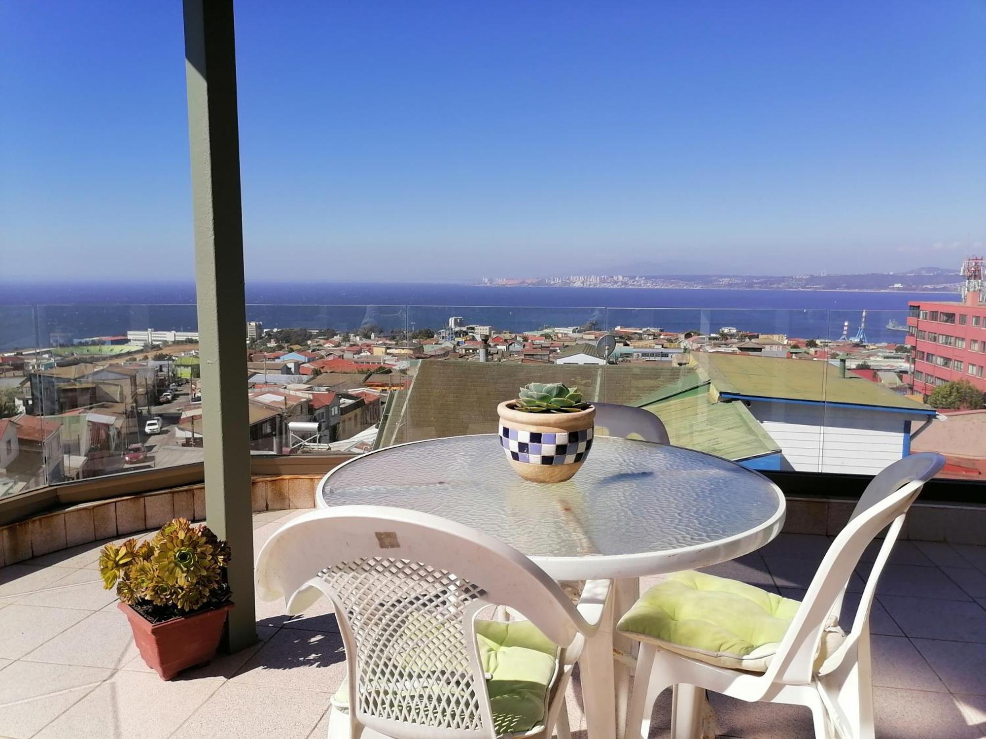 Hostal lala porteña vista al mar, baño privado y desayuno Valparaíso Exterior foto